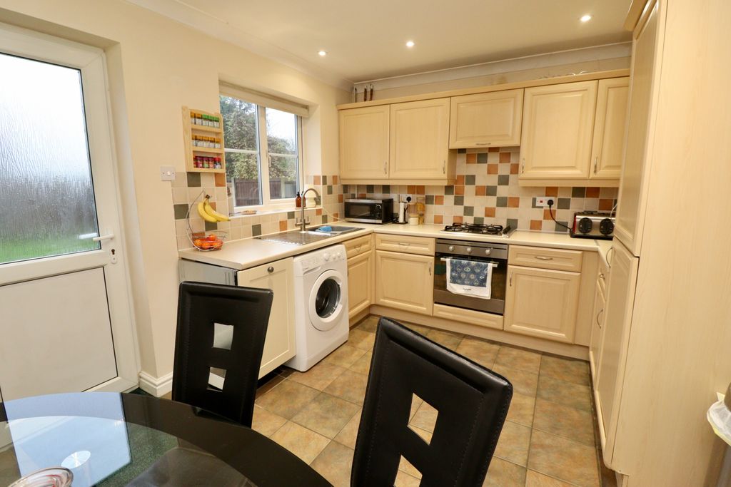 Property photo 3 of 15 Img_5752