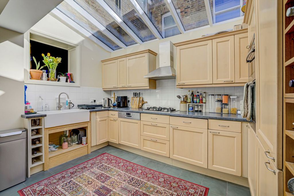 Property photo 3 of 6