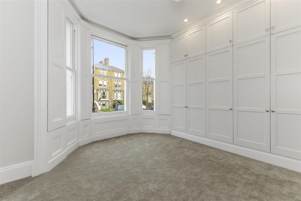 Property photo 2 of 6 Helliwell&amp;Co