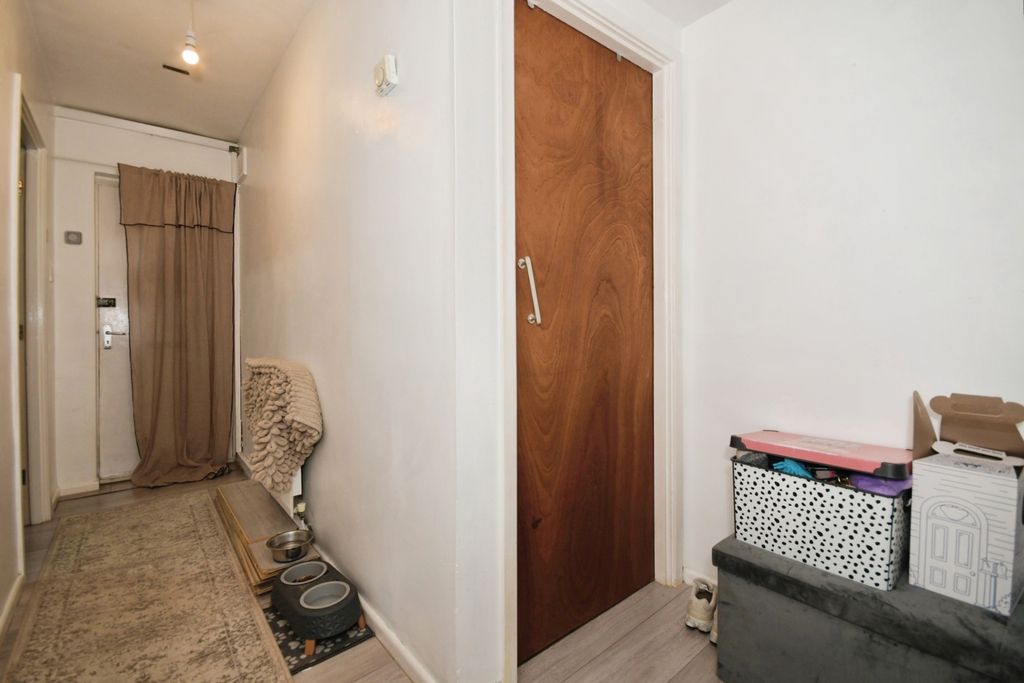 Property photo 2 of 17 Photo