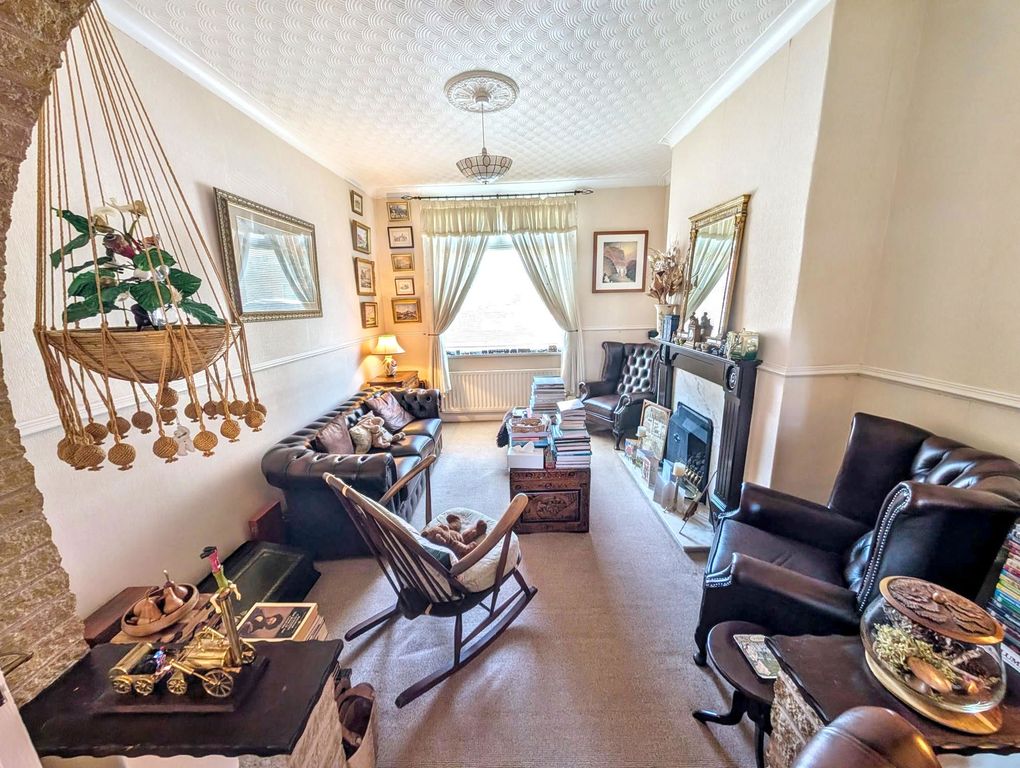 Property photo 2 of 9