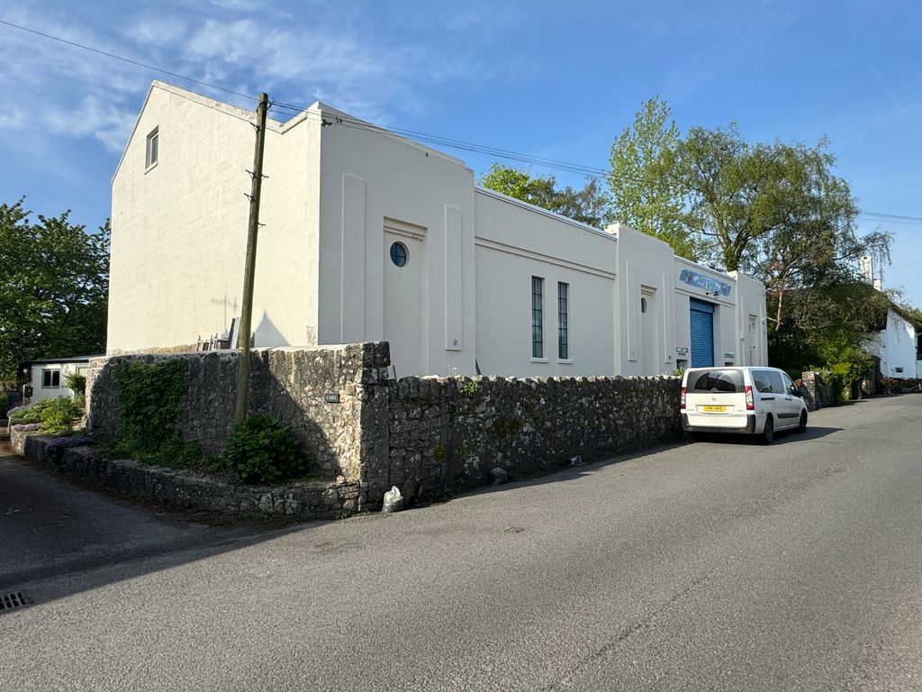 Property photo 1 of 4