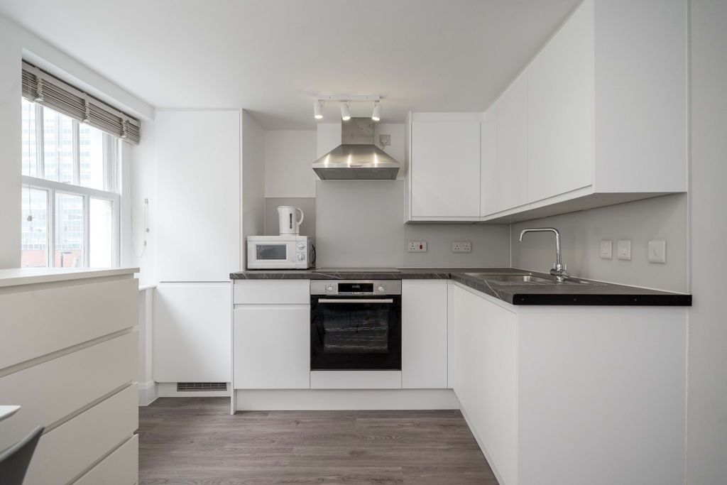 Property photo 3 of 13 Kitchen