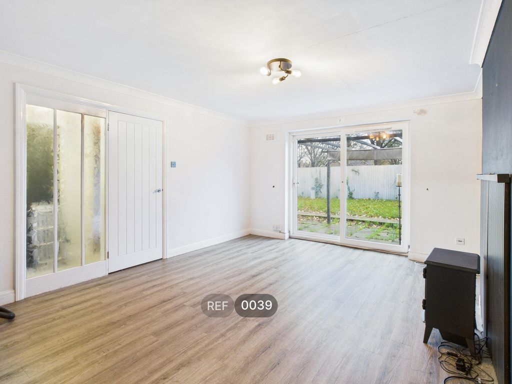 Property photo 3 of 22 Living Room