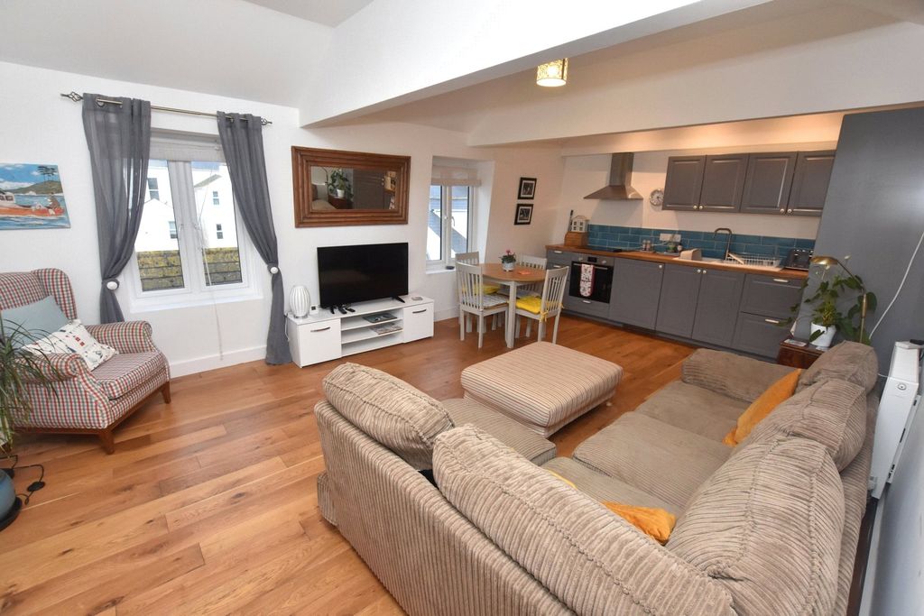 Property photo 1 of 14 Lounge/Kitchen