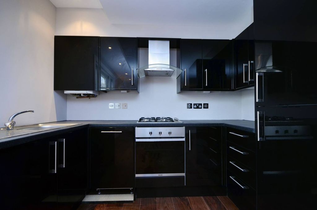 Property photo 1 of 3