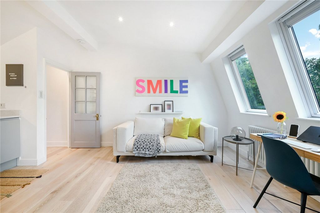 Property photo 2 of 12 Reception/Kitchen