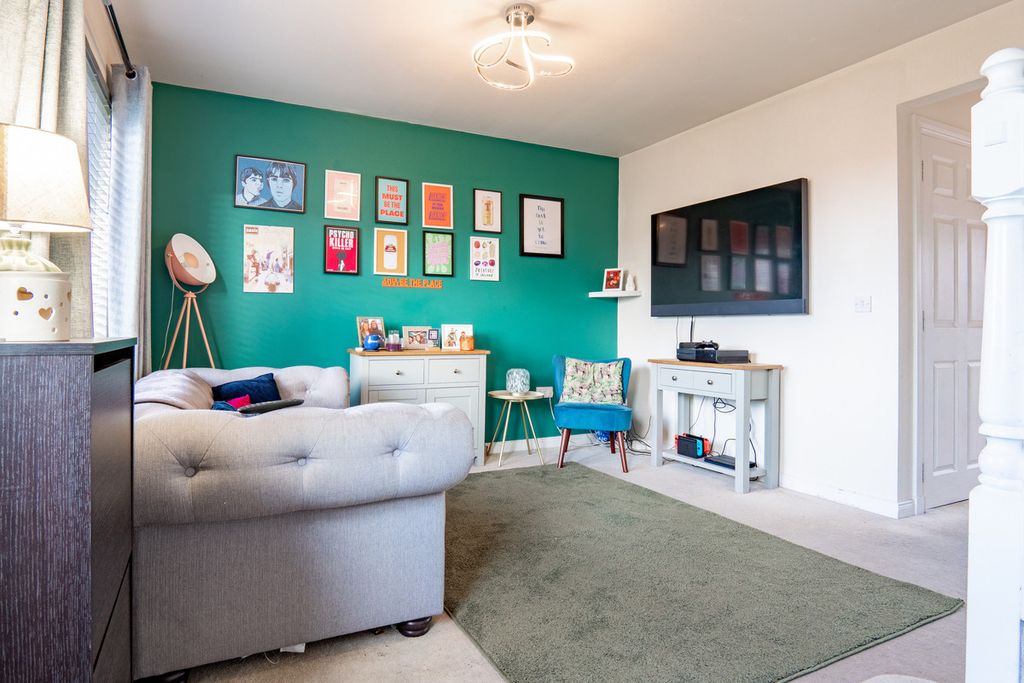 Property photo 3 of 27