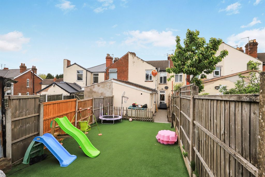 Property photo 2 of 13