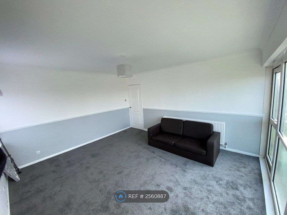 Property photo 3 of 11 Living Room/Lounge