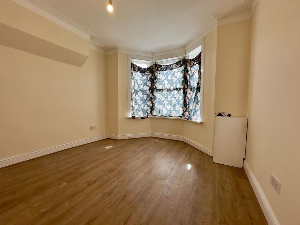 Property photo 2 of 13 Pic 2