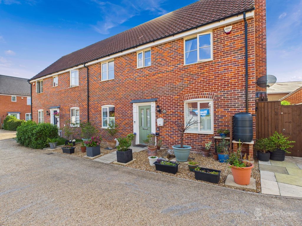 Property photo 1 of 25 Front Of House- Mark Stephens Ewemove Newmarket An