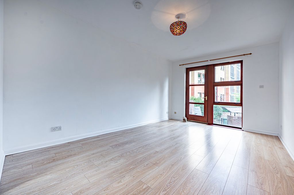 Property photo 2 of 25