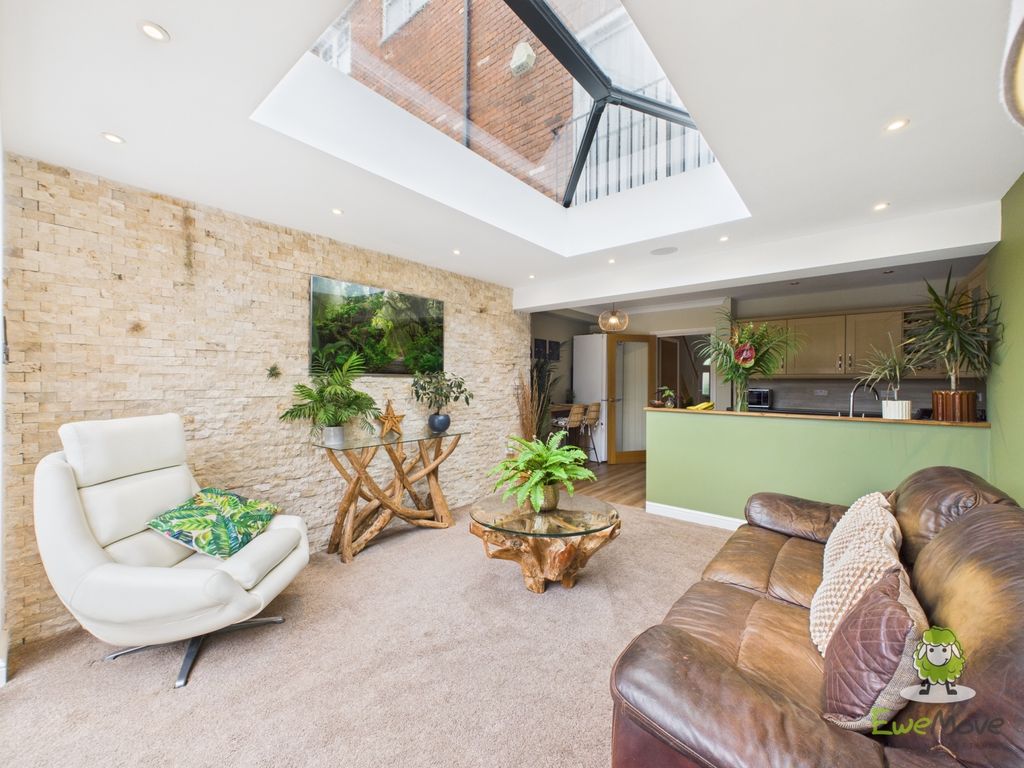 Property photo 1 of 17 Living Emilydimleowewemovewhitchurchandnantwich