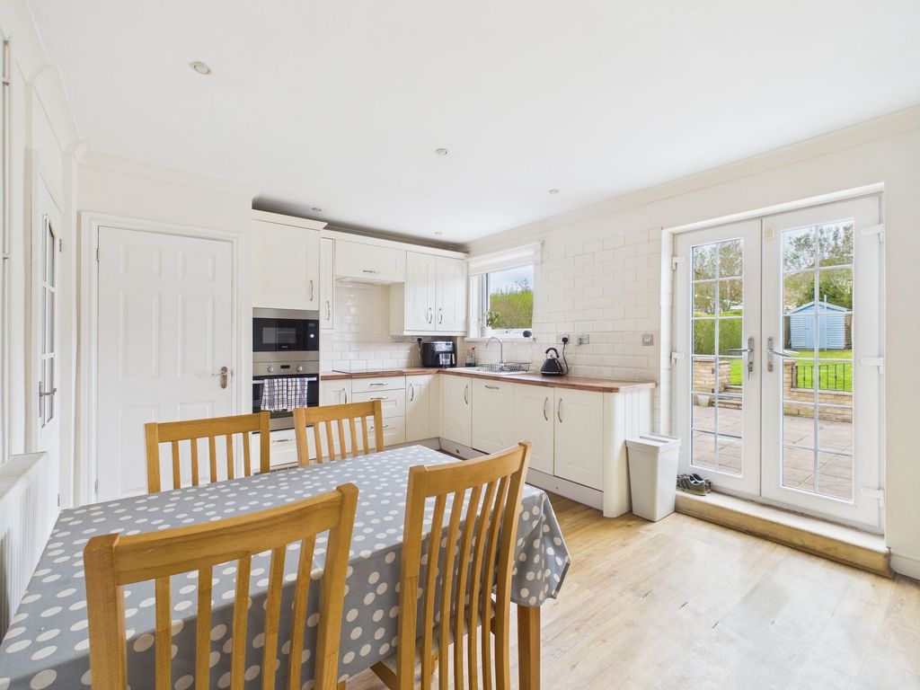 Property photo 3 of 27