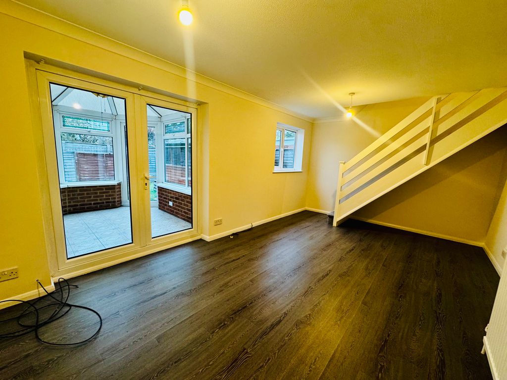 Property photo 2 of 11 Image