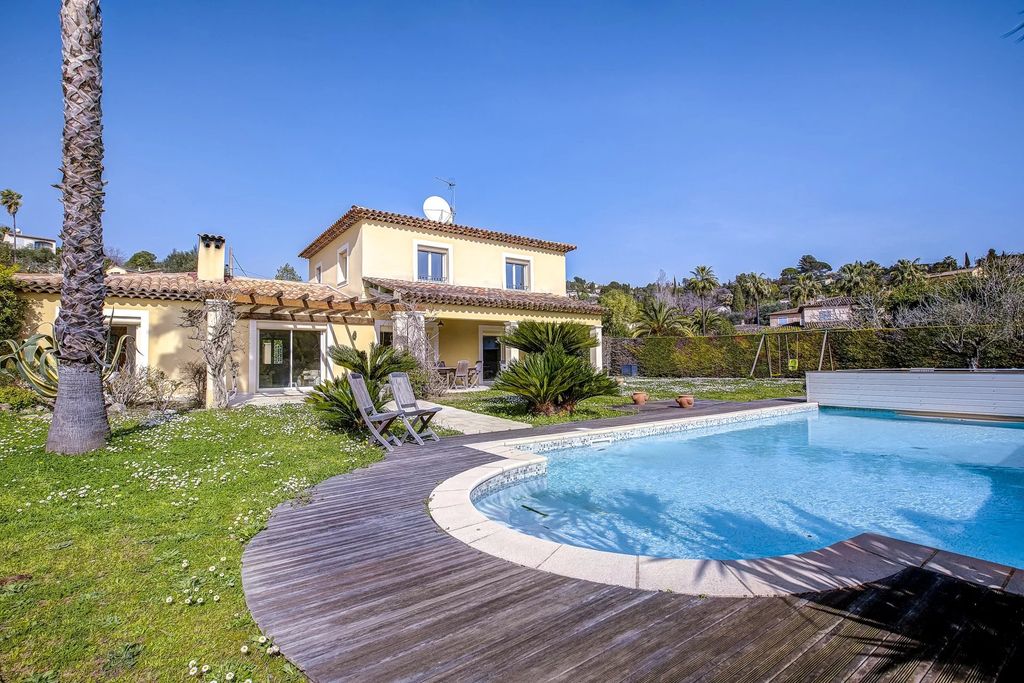 Property photo 2 of 22