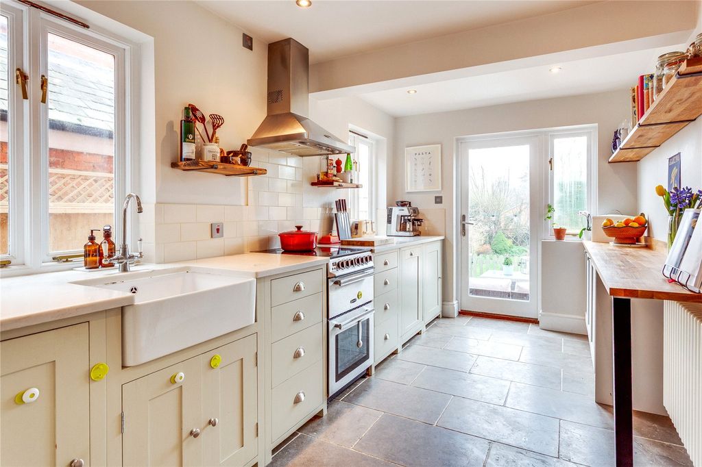 Property photo 2 of 14 Kitchen