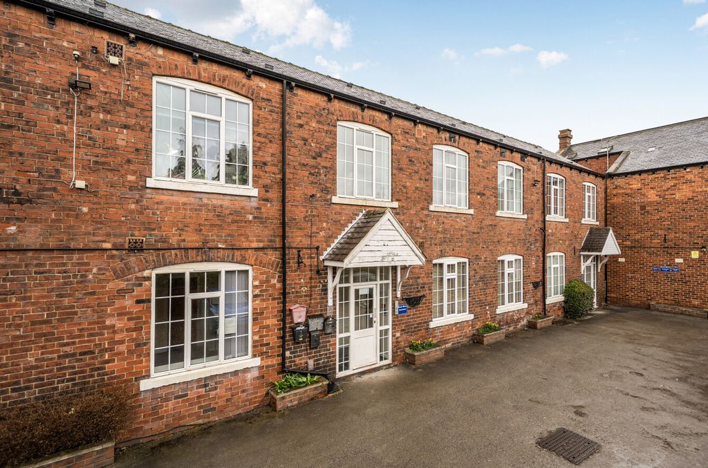 Property photo 1 of 12 1421400-1-69A0251...