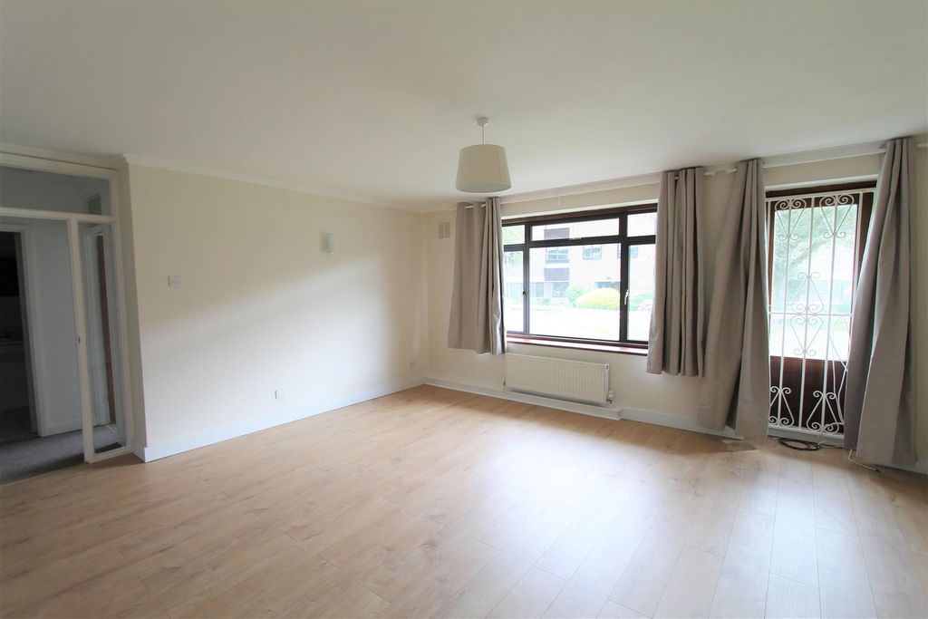 Property photo 2 of 9 Living Room