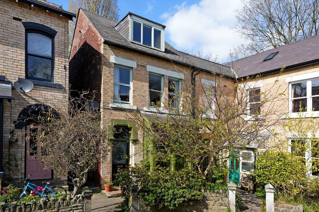 Property photo 1 of 44 Front External