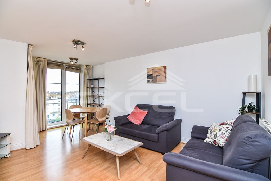 Property photo 2 of 18