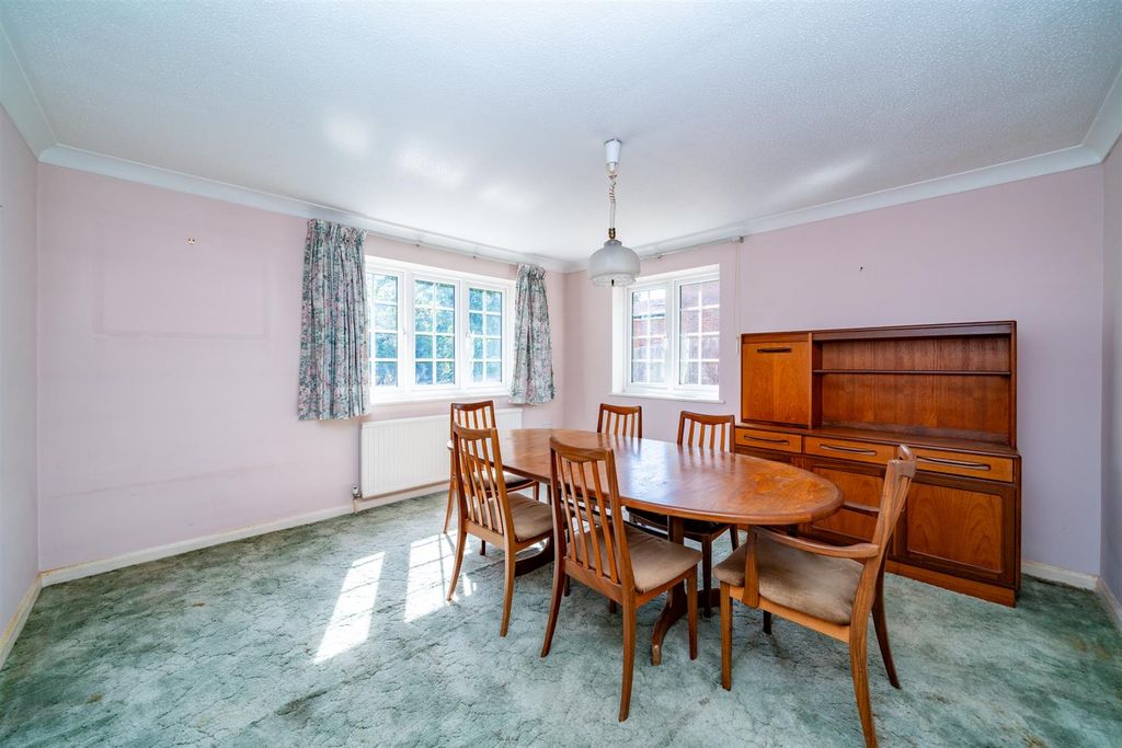 Property photo 3 of 22 5A-Copperbeach-Close-17.Jpg