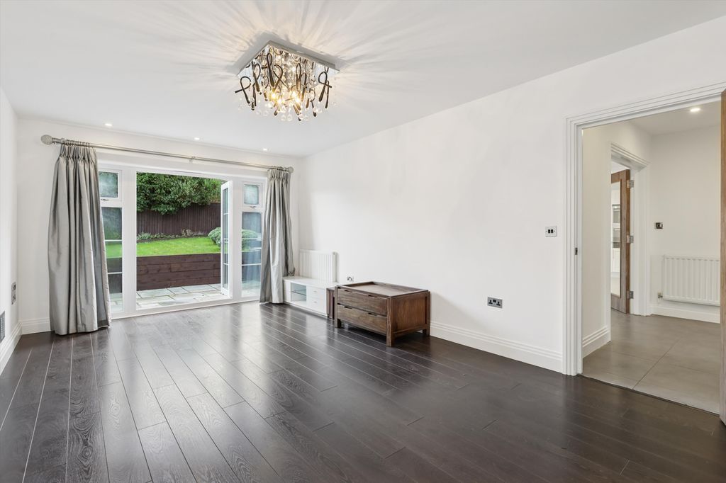 Property photo 2 of 12 Image