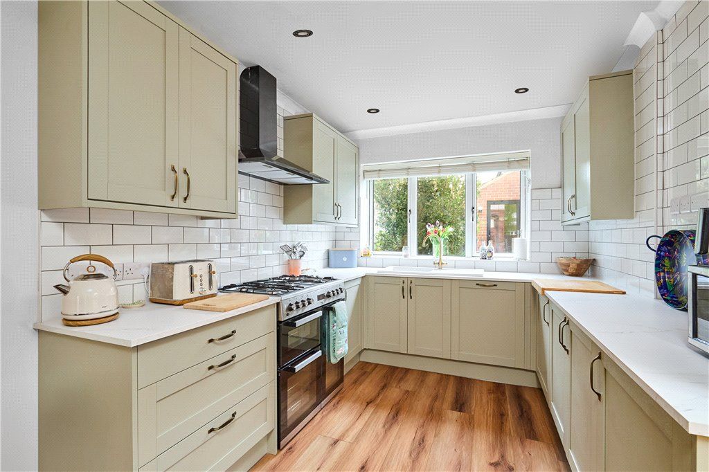 Property photo 2 of 17 Kitchen