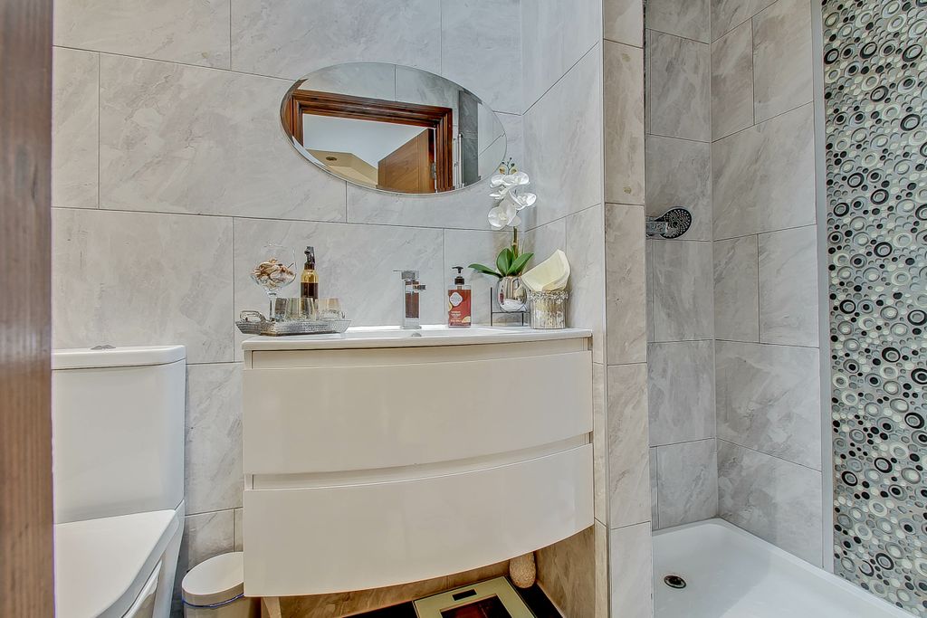 Additional image 7 of 4 bed semi-detached house for saleAshness Gardens, Greenford UB6