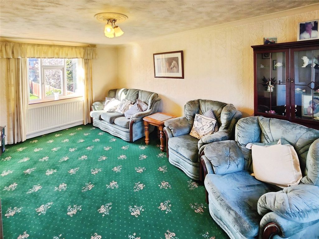 Property photo 2 of 11 Lounge