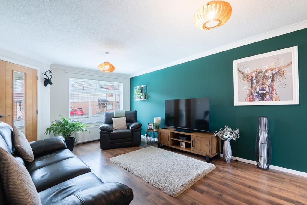 Property photo 2 of 21 Lev1495Pem Living Room.Jpg