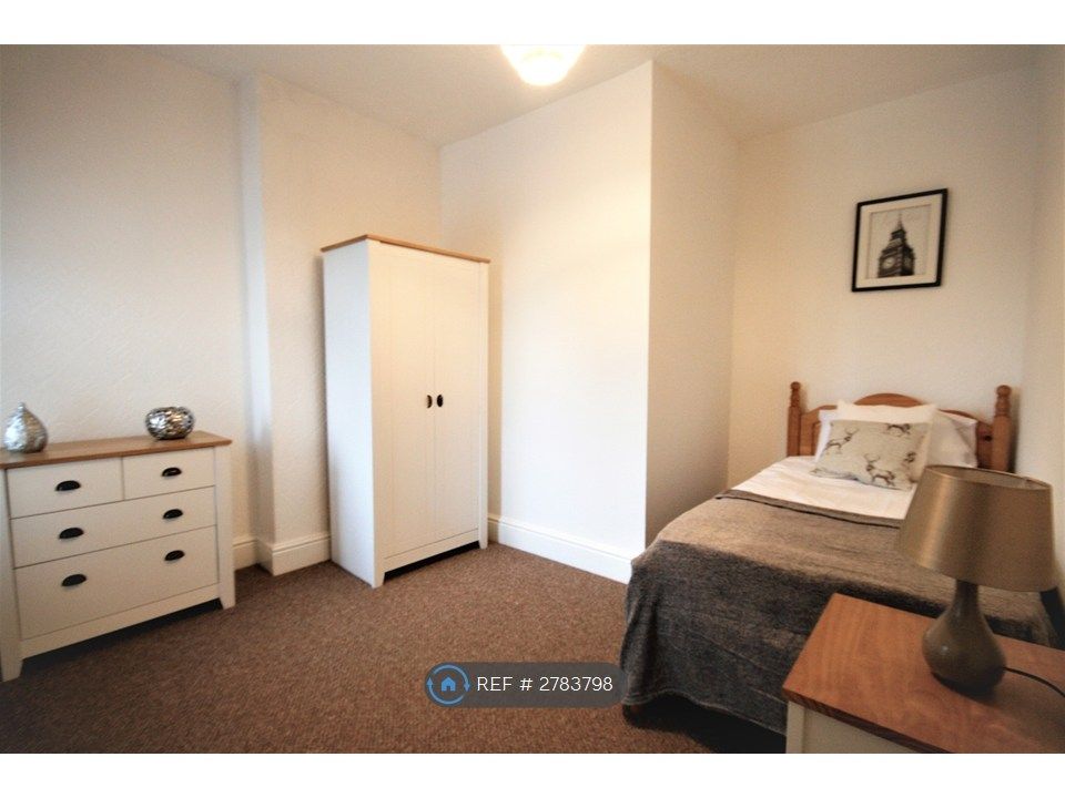 Property photo 1 of 5 Bedroom 4