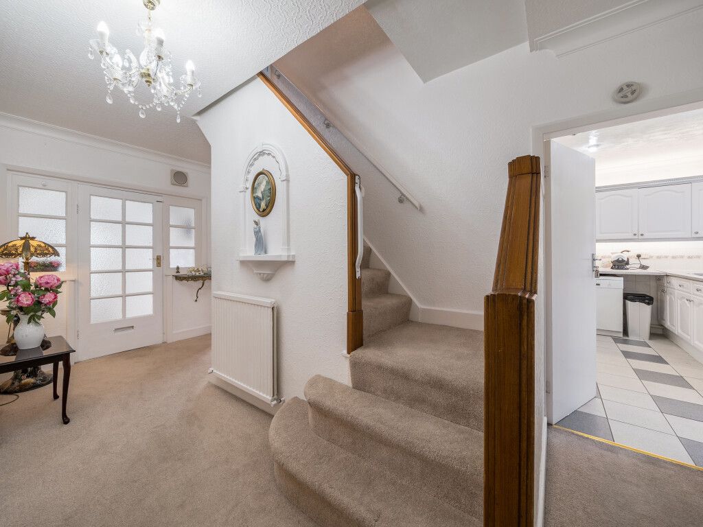 Property photo 3 of 41 1369972-32-68Fb6A...