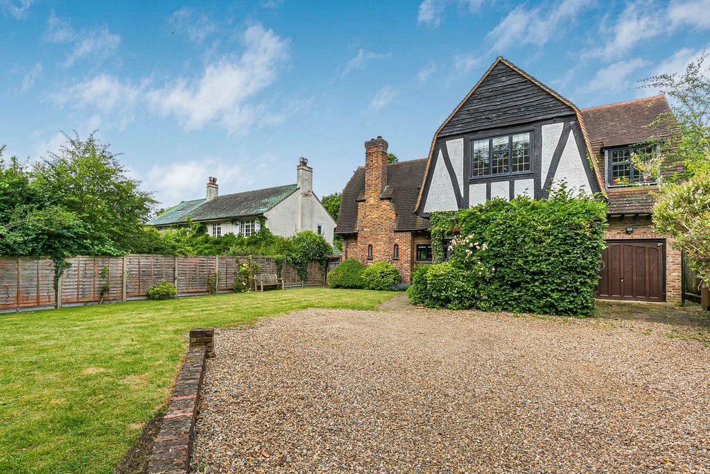 Additional image 23 of 5 bed detached house for saleKentish Lane, Brookmans Park, Hatfield AL9