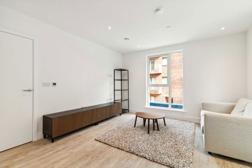 Property photo 2 of 7