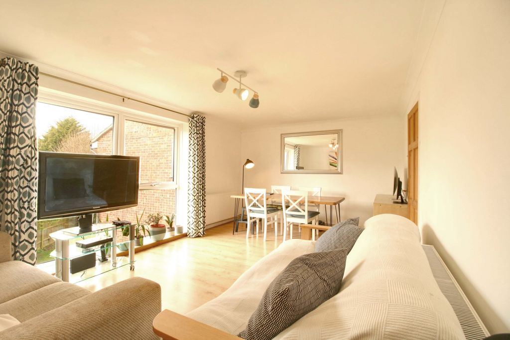 Property photo 2 of 18 Img_3714-Img_3716