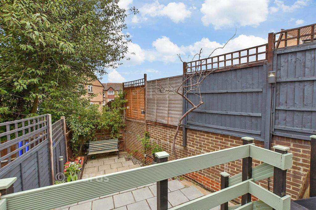 Property photo 1 of 11 External Lifestyle Photograph