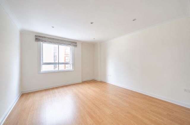Property photo 1 of 8 Living Room