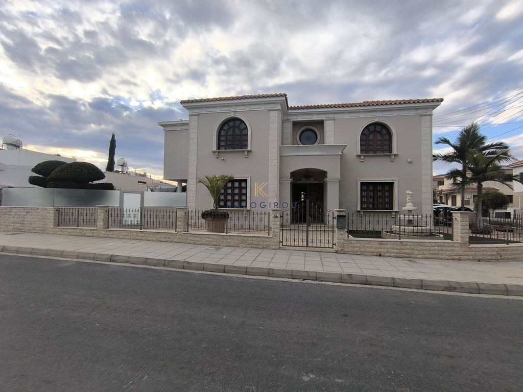 Property photo 2 of 35