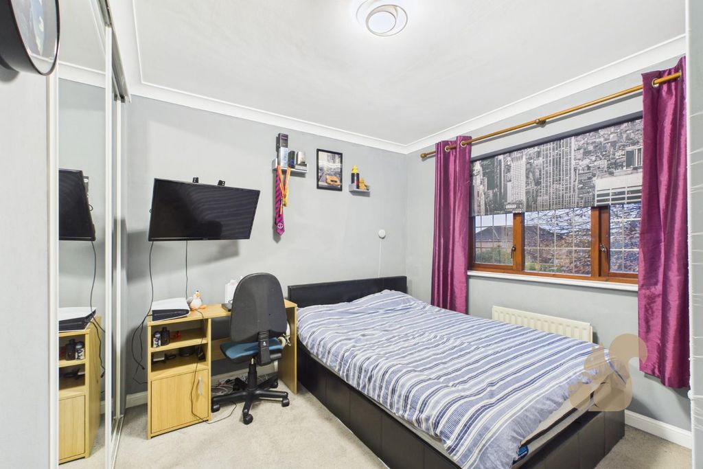 Property photo 3 of 13 Cam01659G0-Pr0663-Still008.Jpg