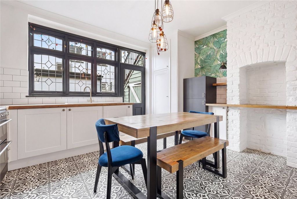 Property photo 3 of 20 Picture No. 11