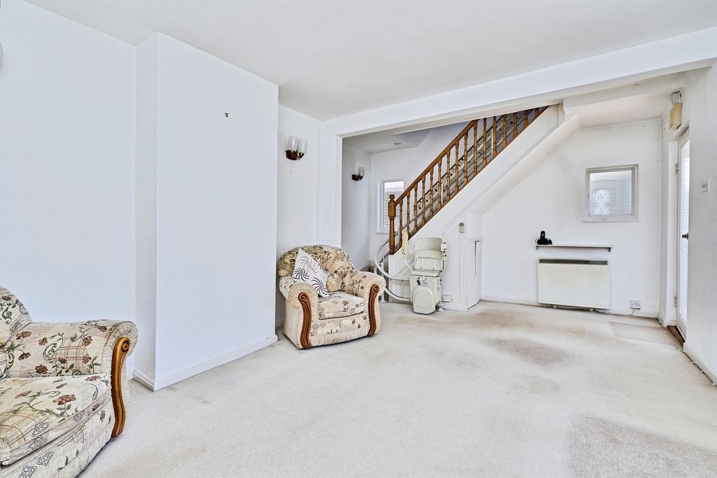 Property photo 2 of 20