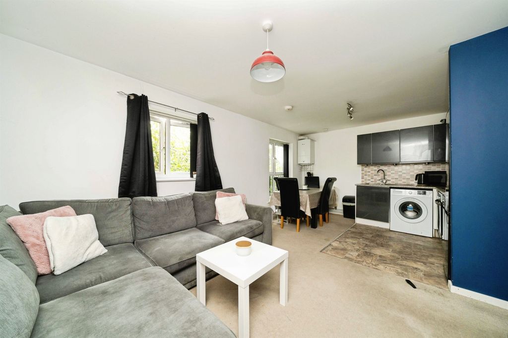 Property photo 2 of 17