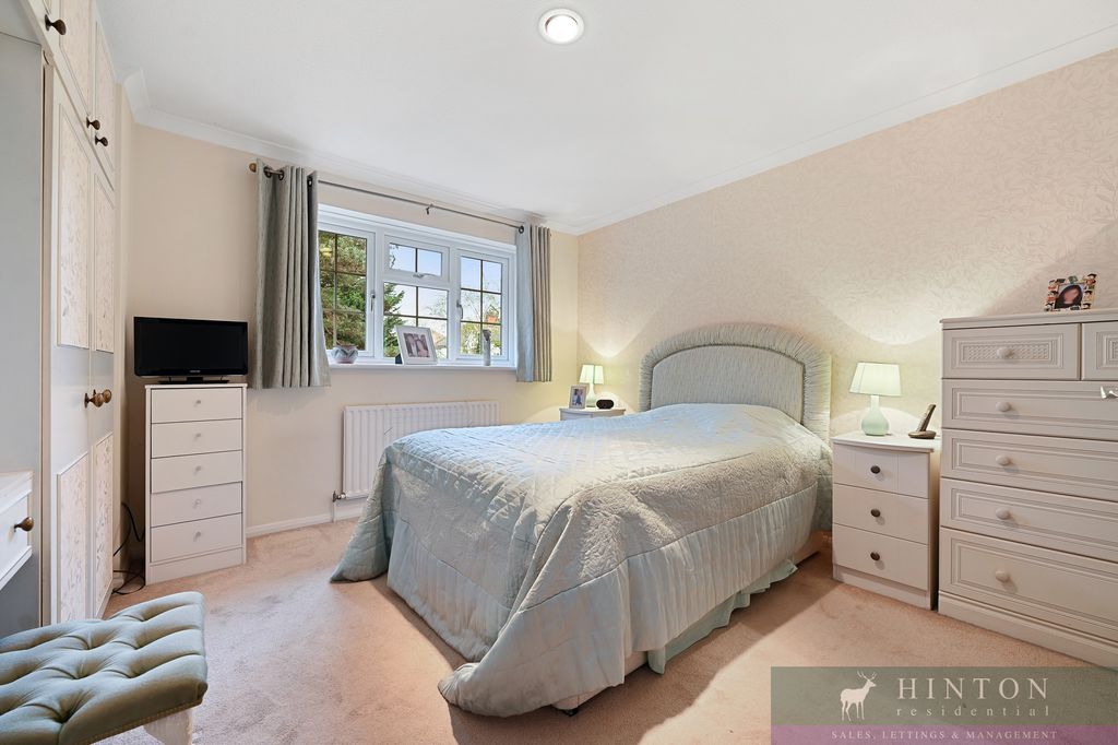 Property photo 1 of 12 4