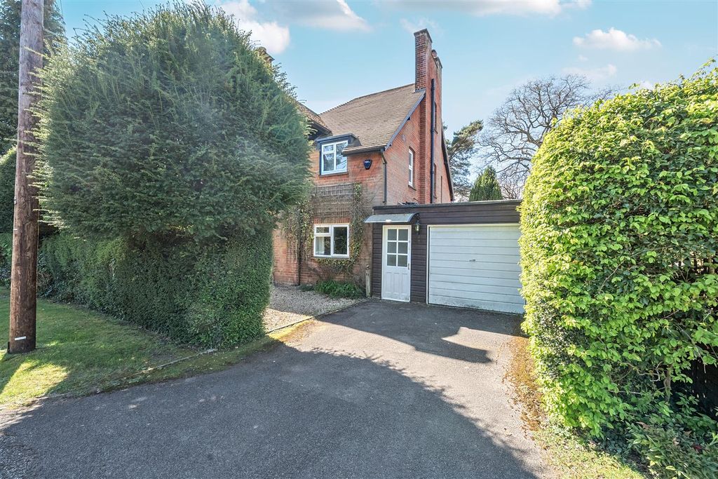 Additional image 19 of 4 bed detached house for saleHeatherdene Avenue, Crowthorne, Berkshire RG45