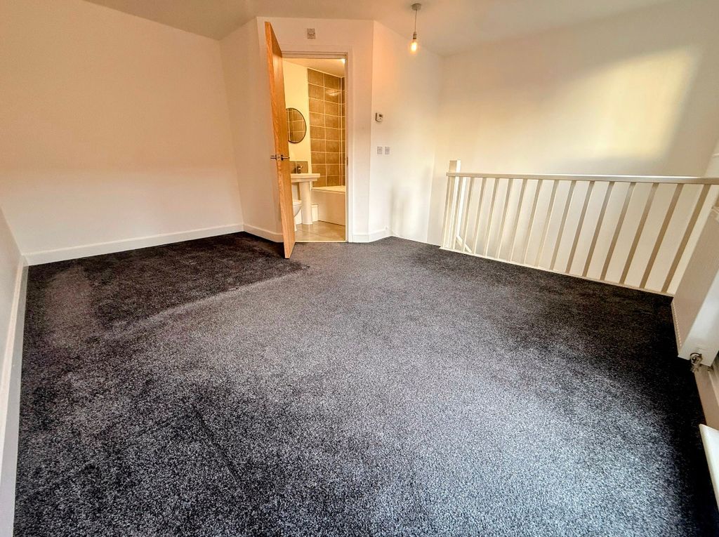 Property photo 3 of 6 Image