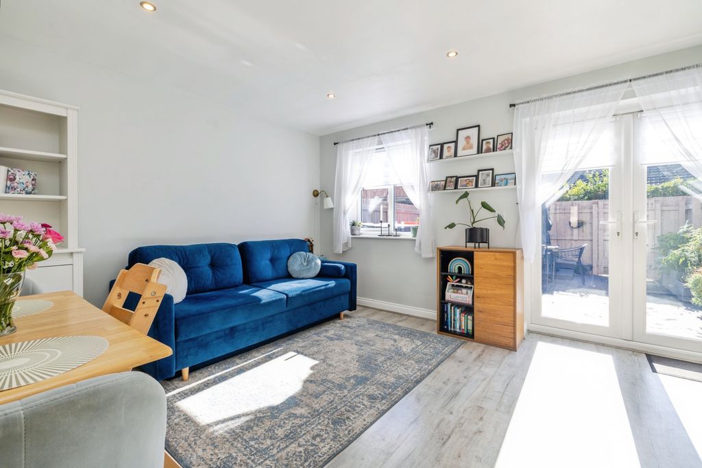 Property photo 3 of 12