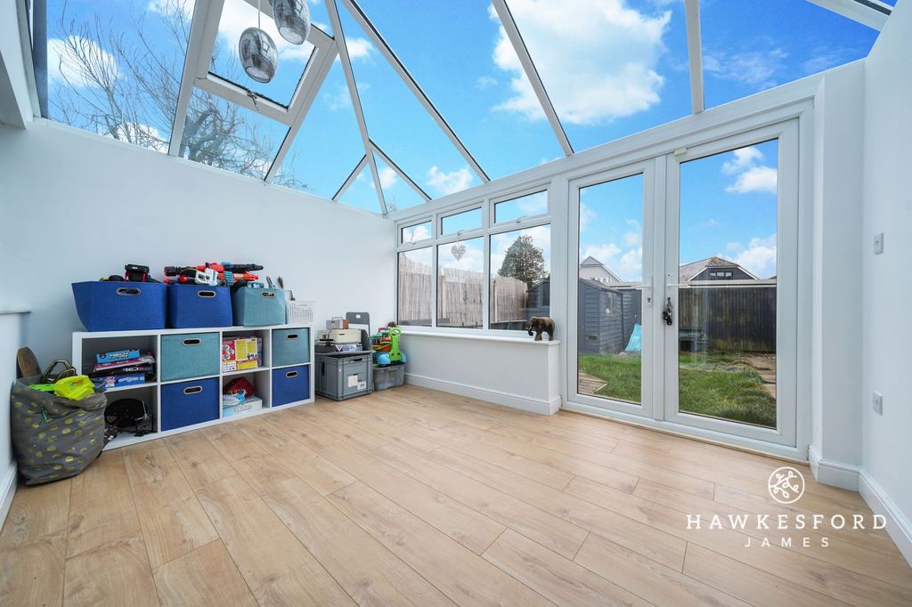 Property photo 3 of 15 Fans Lane, Iwade -