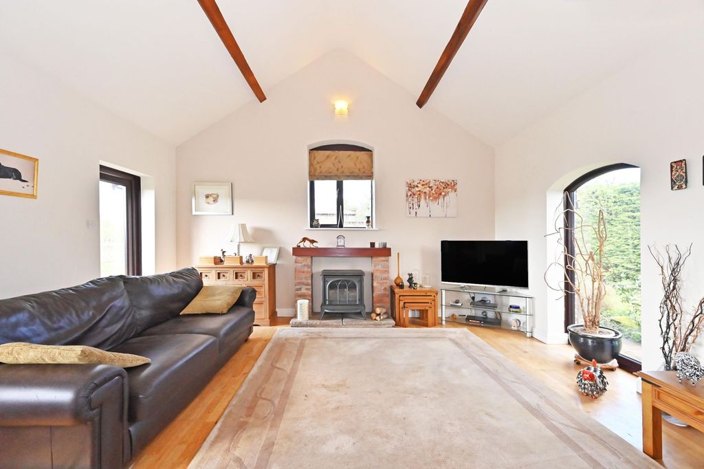 Property photo 3 of 19